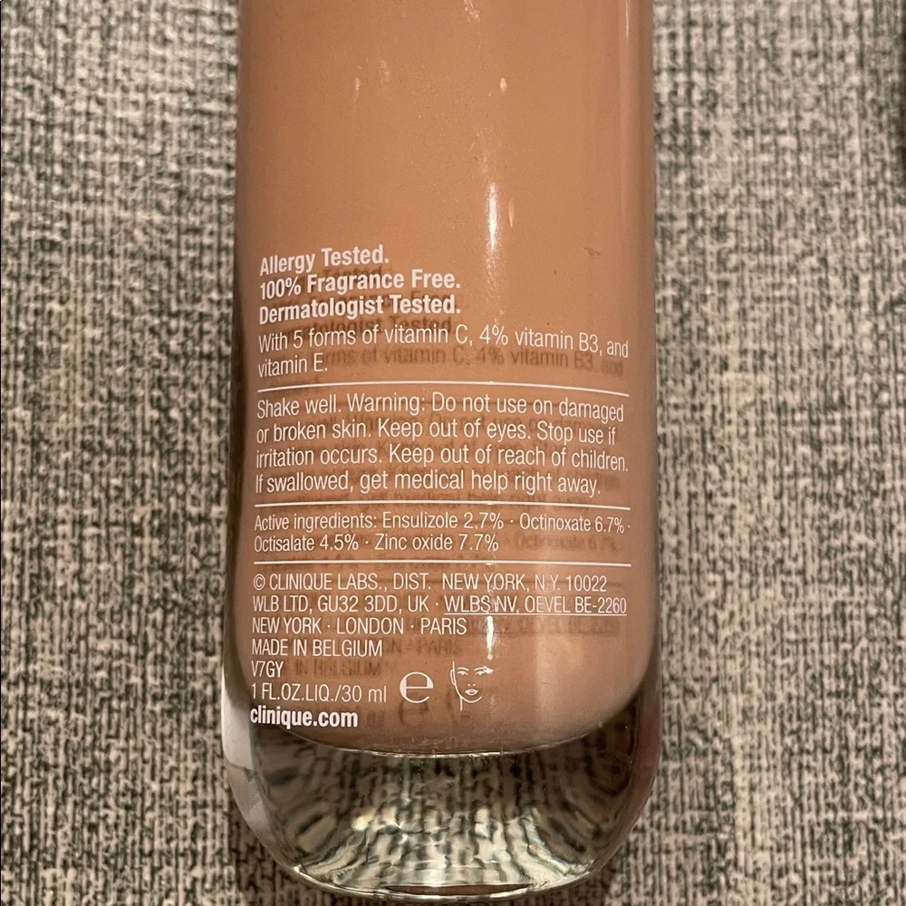 Clinique Even Better Clinical Vitamin Makeup Broad Spectrum SPF 45 Foundation